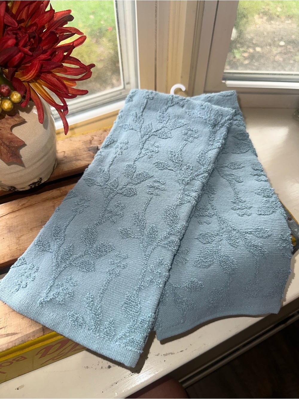 Light Blue Embossed Floral Kitchen Towel - Unbranded - Picture 5 of 5
